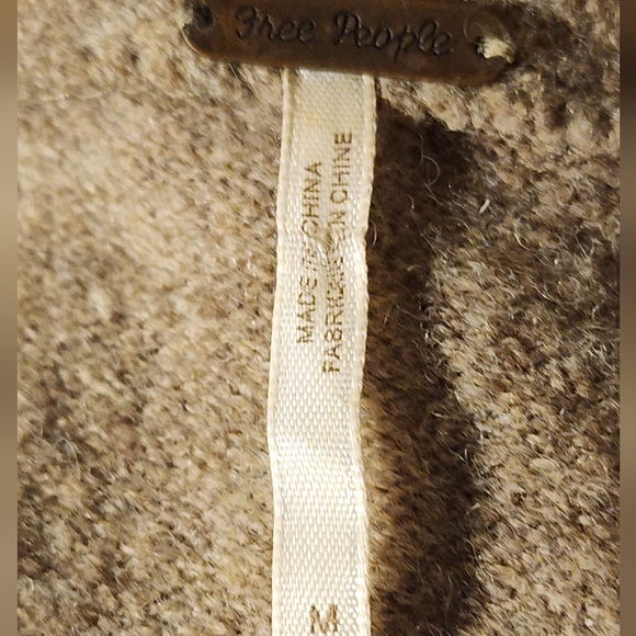 Free People over/sz Pullover sweater sz M - Picture 2 of 4